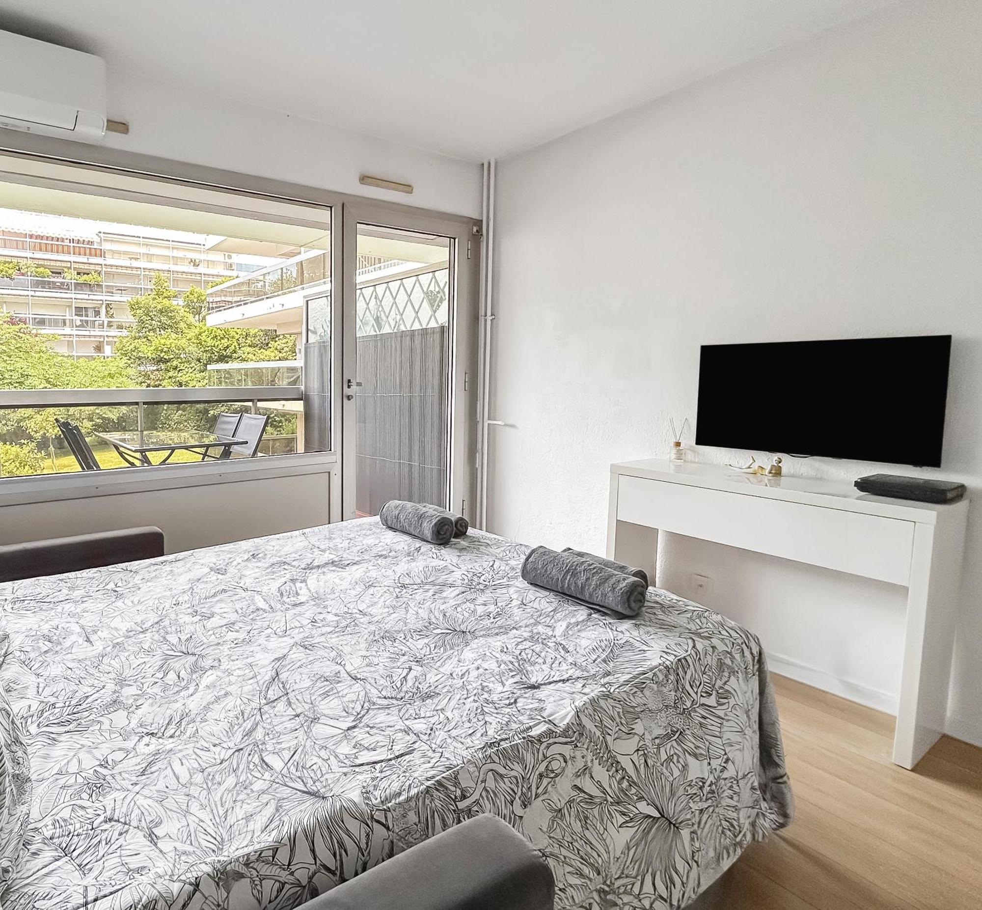 Joli Studio 4Pers Piscine Tout Confort Juan-les-Pins Bagian luar foto