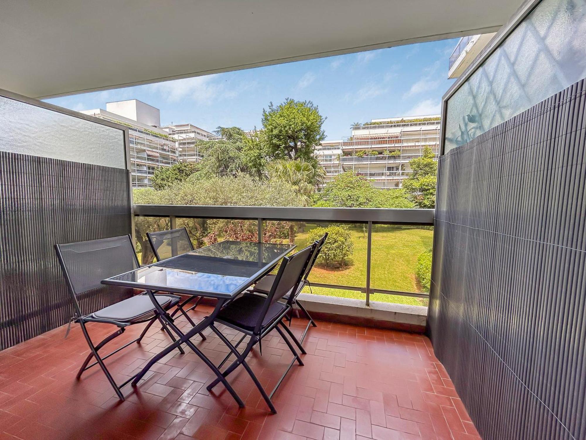 Joli Studio 4Pers Piscine Tout Confort Juan-les-Pins Bagian luar foto